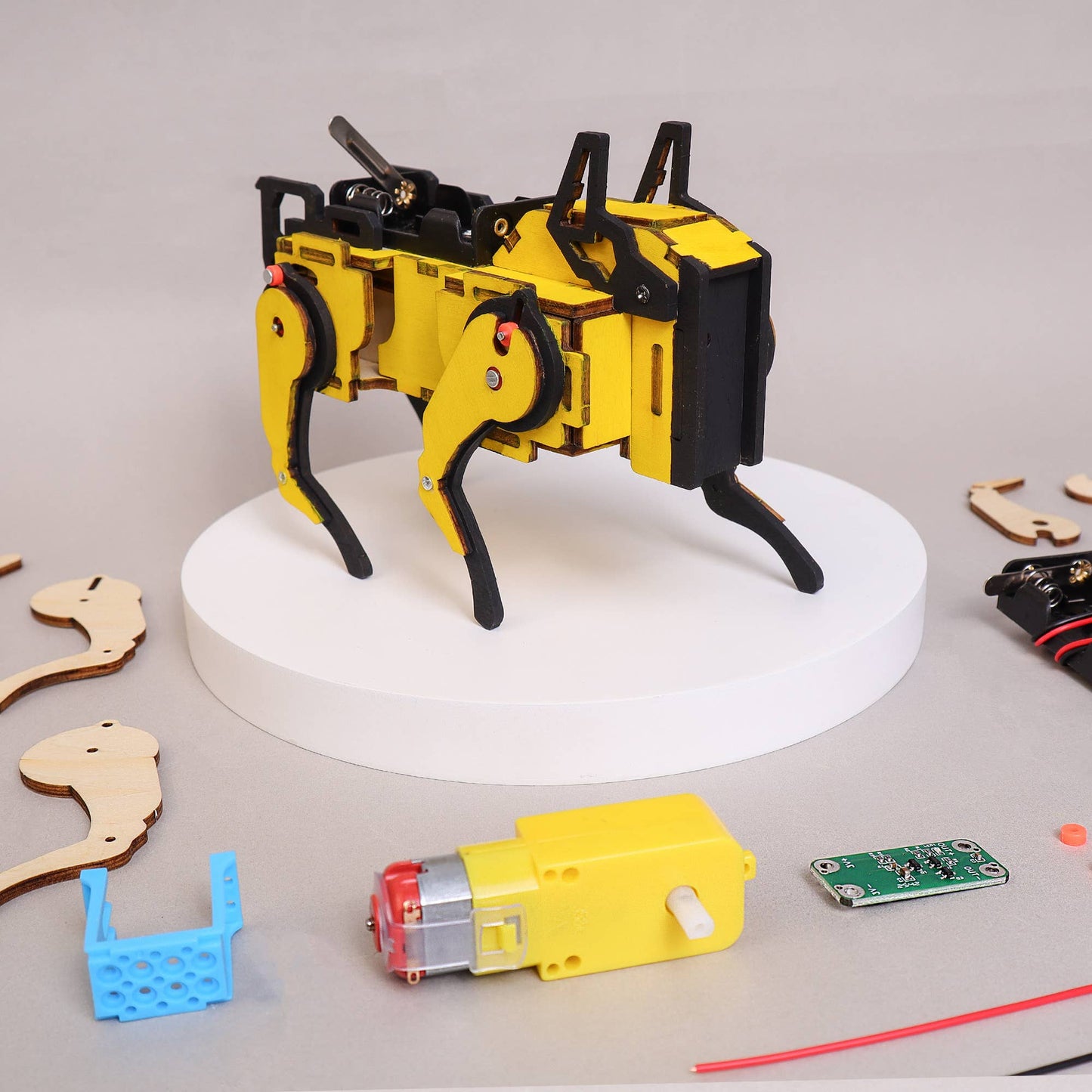 Robot Dog STEM Kit – Sound-Activated DIY Toy